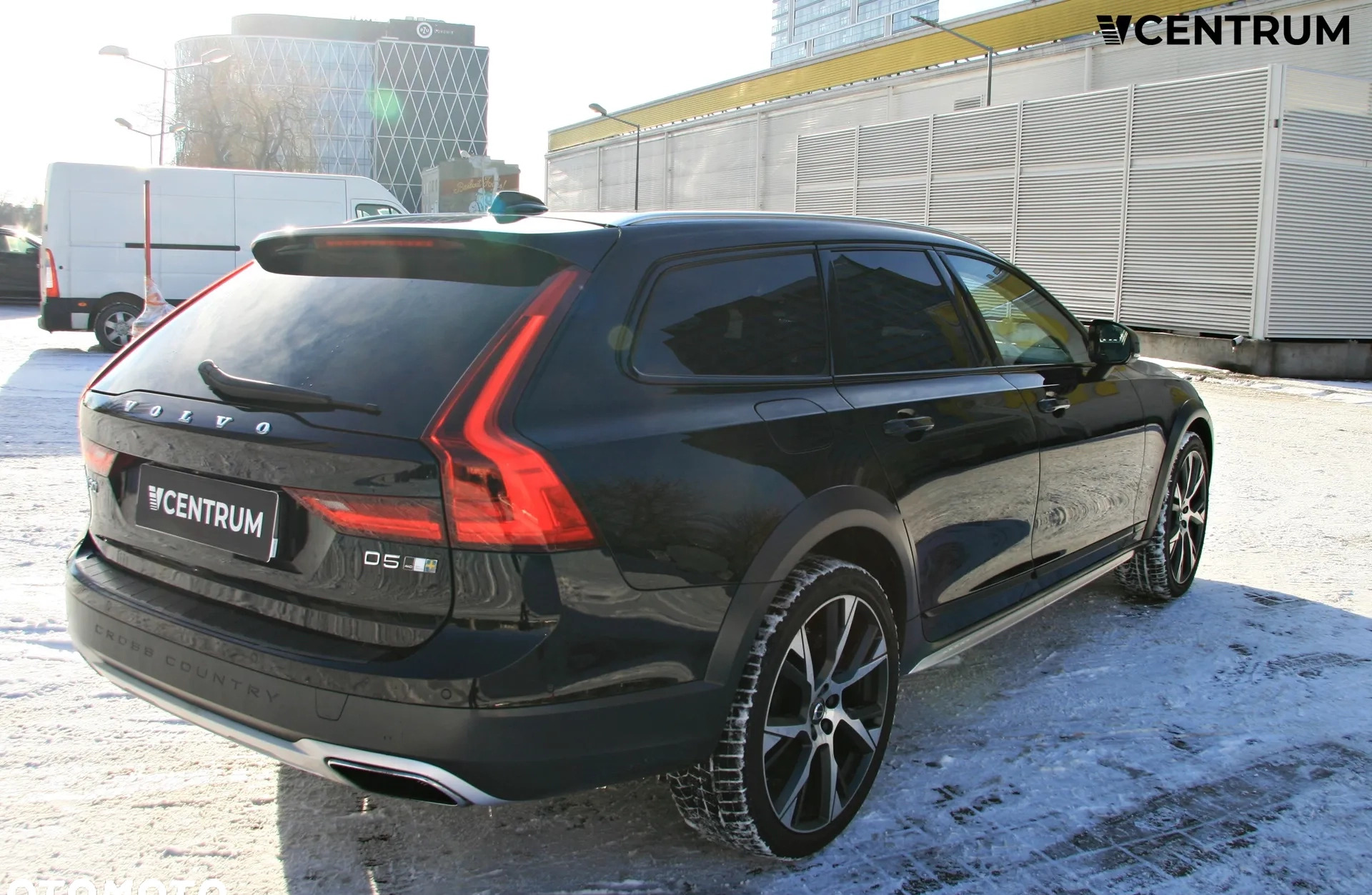 Volvo V90 Cross Country cena 149900 przebieg: 139560, rok produkcji 2018 z Jeziorany małe 172